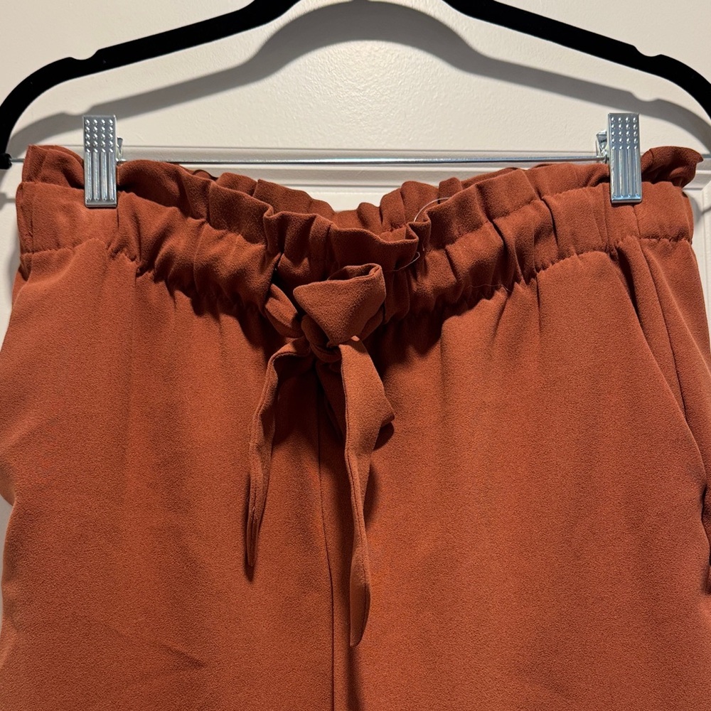 Women’s High-Waisted Paper-bag Pants - Picture 2 of 2